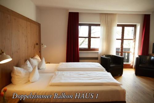 Double Room with Balcony - House 1