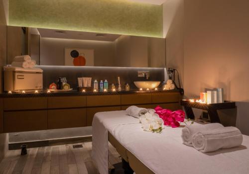 Al Khoory Courtyard Hotel - image 5