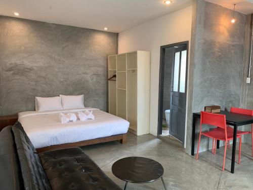 La nuit de laos near Siphoutthabath Templom