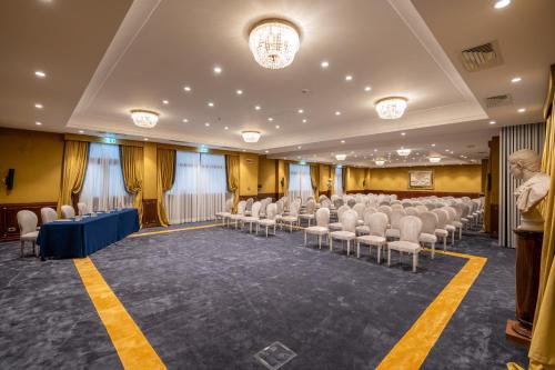 Grand Hotel Parker's - image 5