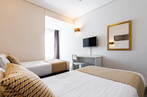 Sweet Hotel Continental - image 6