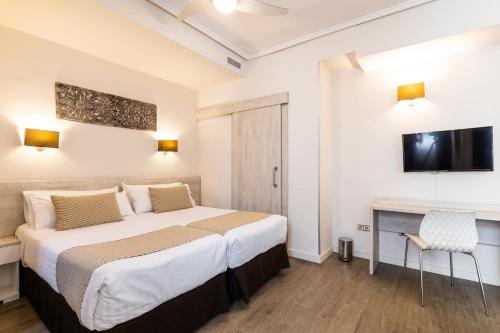 Sweet Hotel Continental - image 5
