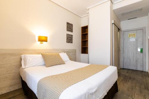 Sweet Hotel Continental - image 3