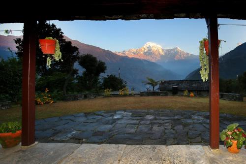 A szálláshely kívülről, Mountain Lodges of Nepal, Majgaon in Dhampus