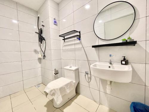 Amber 2B2B Cozy apt Wi-Fi TV Box near Encore Melaka