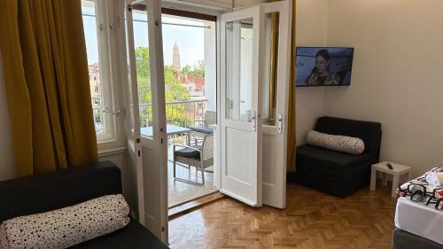 Apartment with Terrace image 10