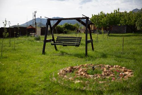 L-and-L - image 2