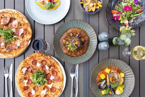 Holiday Inn London Gatwick - Worth an IHG Hotel - image 10