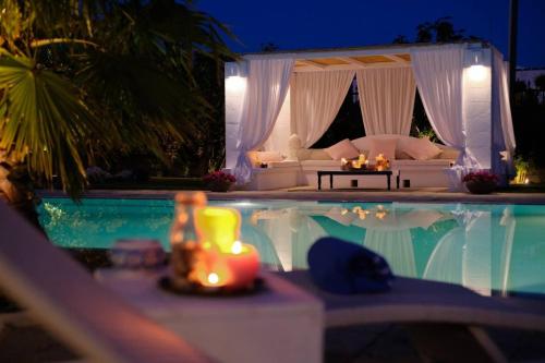  Villa Favorita Luxury in Cozzana