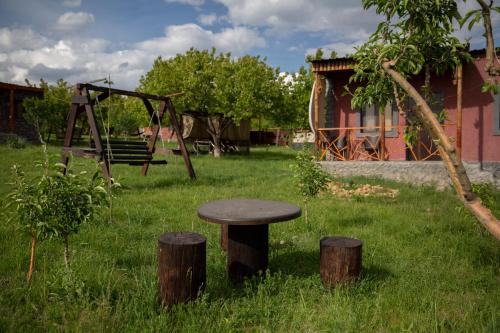 A környék, Noravank L-and-L in Aghavnadzor