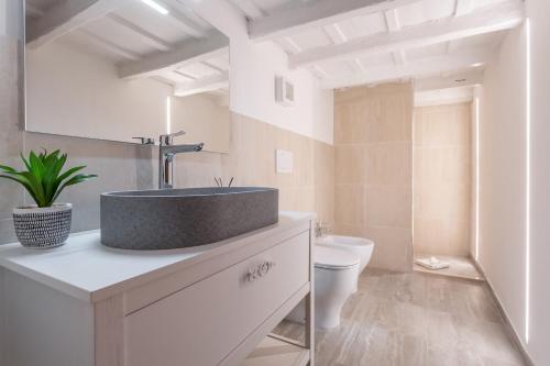 Trastevere San Calisto 3 BDR Apartment, Rom (Foto 4)
