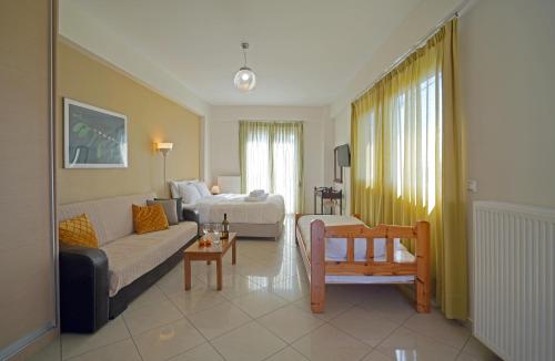 SEMIRAMIS SUITES with pool in Kalamata