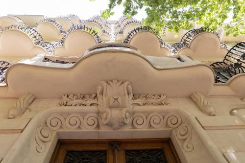 ApartEasy - Modernist flat in Eixample center 4