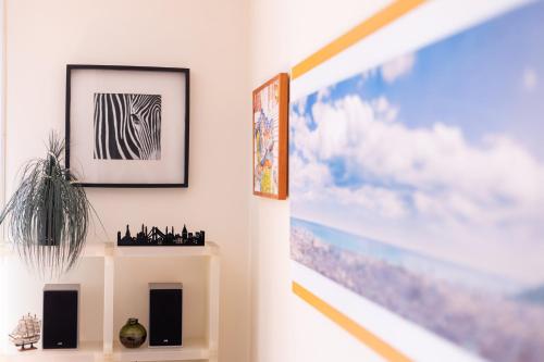 ApartEasy - Modernist flat in Eixample center - image 4