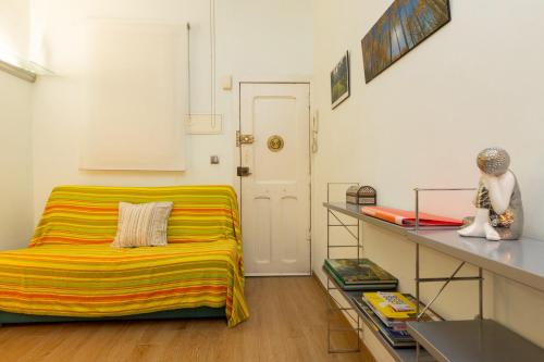 ApartEasy - Central Barcelona Studio Apartment 2