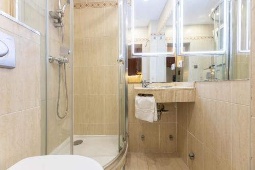 ApartEasy - Central Barcelona Studio Apartment 5