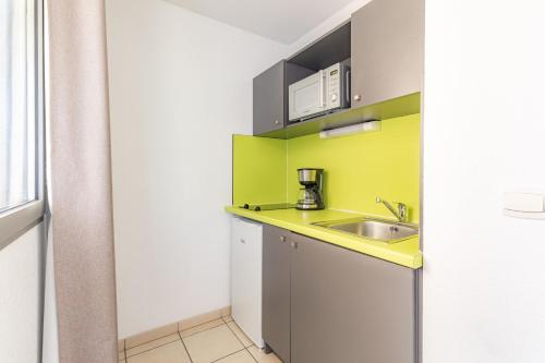 Appart'City Confort La Ciotat - Cote Port - image 2