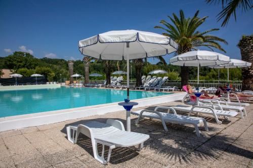 Swimming pool, Centro Vacanze Mirage in Altidona