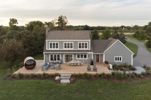 The Hull House - Lake Ontario Waterfront w Sauna ST-2020-0099 in Niles Corners (ON)
