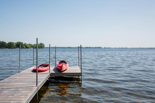 Wellers Landing - Prince Edward County Lakehouse