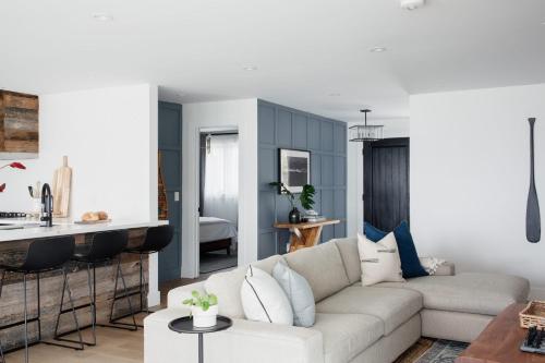 Wellers Landing - Prince Edward County Lakehouse in Gardenville (ON)