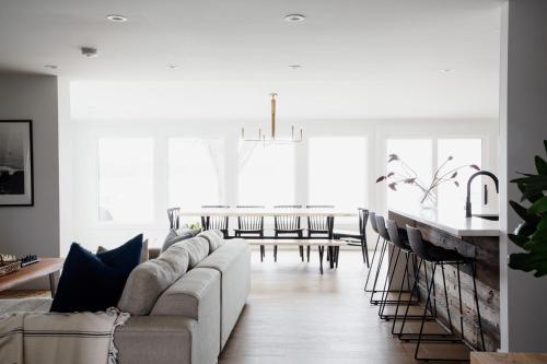 Wellers Landing - Prince Edward County Lakehouse in Gardenville (ON)