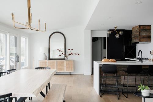 Wellers Landing - Prince Edward County Lakehouse in Gardenville (ON)