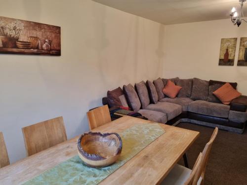 3 bedrooms, 5 beds
