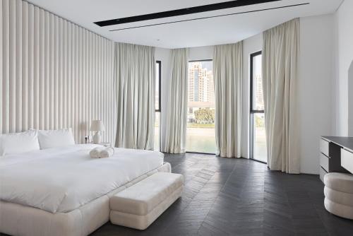 Palm Jumeirah Paradise - 5BR Villa - Infinity Pool, Dubaj (zdjęcie 6)