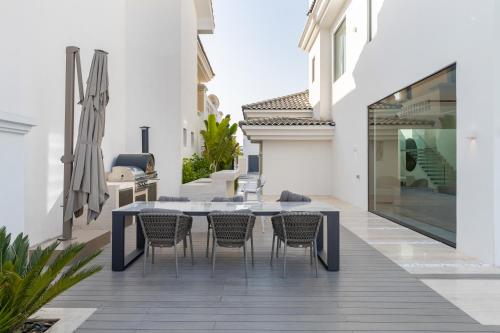 Palm Jumeirah Paradise - 5BR Villa - Infinity Pool, Dubaj (zdjęcie 10)