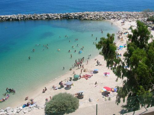 maison entièrement climatisée vue d'exception mer et rade de Marseille avec piscine 8 personnes