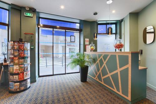 Hotel De Paris - image 11