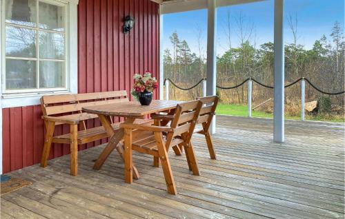 Amazing Home In Klintehamn With Wifi And 3 Bedrooms