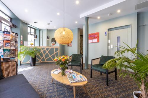 Hotel De Paris - image 8