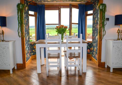 Dotări, The Tower, Moray Firth Holiday Home in Forres