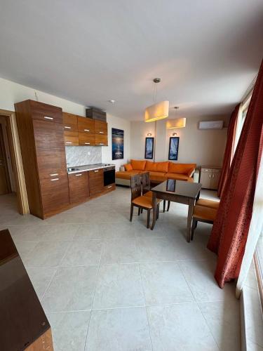 Briz Beach apartments - section B – Sunny Beach, CO