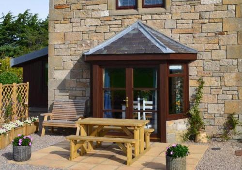Dotări, The Tower, Moray Firth Holiday Home in Forres