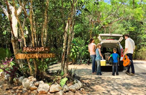 CAMP AKUMAL - Hosted Family Bungalows