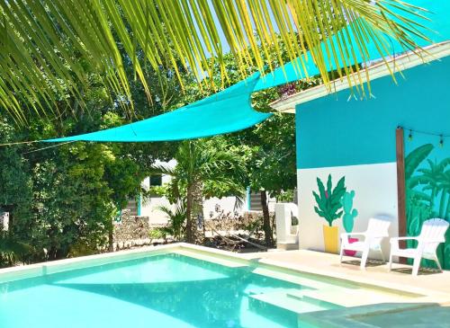CAMP AKUMAL - Hosted Family Bungalows in Akumal, Mexico
