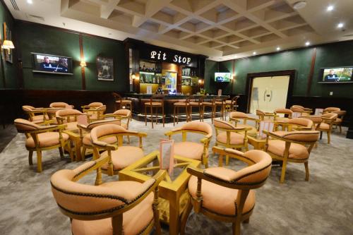 Highly-rated bar