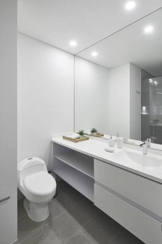 305 New Fancy Loft Parque El Virrey by LETOH photo 4