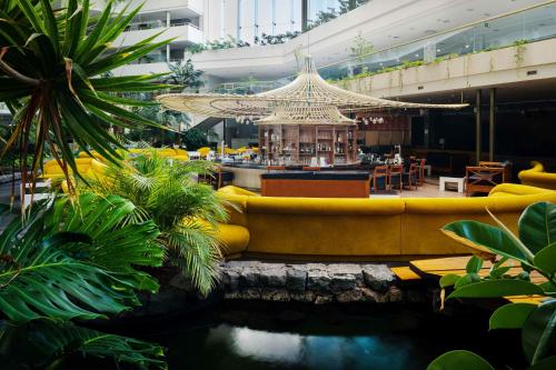 Pub/Lounge, Grand Teguise Playa. in Costa Teguise