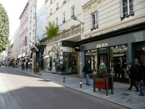 Заобикаляща среда, Parking Gratuit, 4 chambres, Jardin, Terrasse, 15mn Paris - La Villa Marne (Villa Marne - Parking Gratuit - 15mn Paris - 5mn a pied Gare Epinay Villetaneuse - Terrasse - Jardin) in Епине сюр Сен