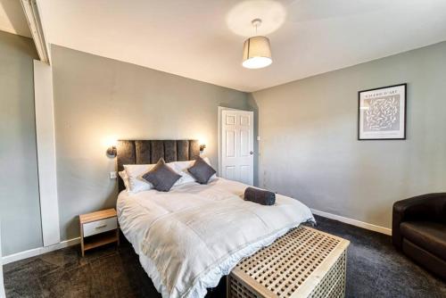 Lovely 3 Bed Home in Wolverhampton