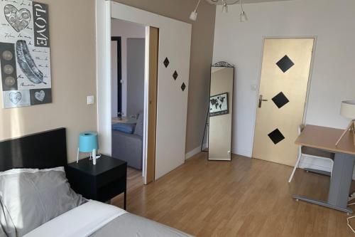 LE RICHELIEU- cosy 2 pers -Villeurbanne