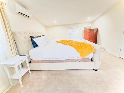 Savvy Beach Stay in Mastic Beach, USA