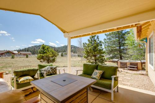 Flagstaff Home w/ Hot Tub & Mountain Views in Black Bill Park