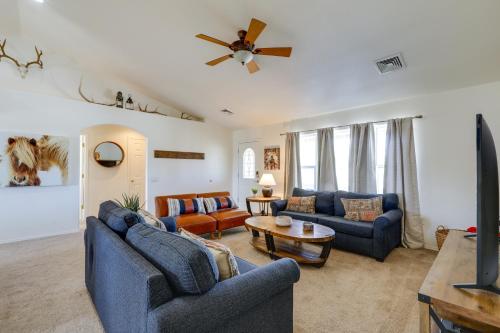 Flagstaff Home w/ Hot Tub & Mountain Views in Black Bill Park