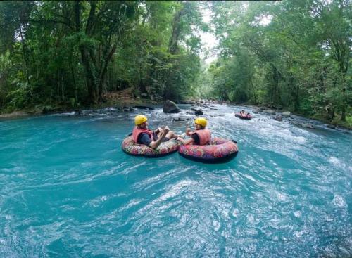posada familiar rio celeste vista río celeste