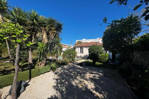 Exterior view, Holiday home in the city-center of Antibes with a private pool in Laval